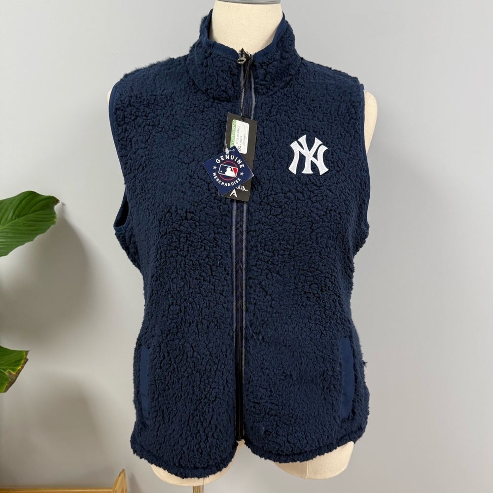 NWT NEW YORK YANKEES Antigua Sherpa Vest Women’s 2X Blue Fuzzy MLB Baseball